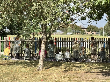 Zaunaktion&nbsp;&copy;&nbsp;Grundschule Hohenhameln-Clauen, Standort Hohenhameln